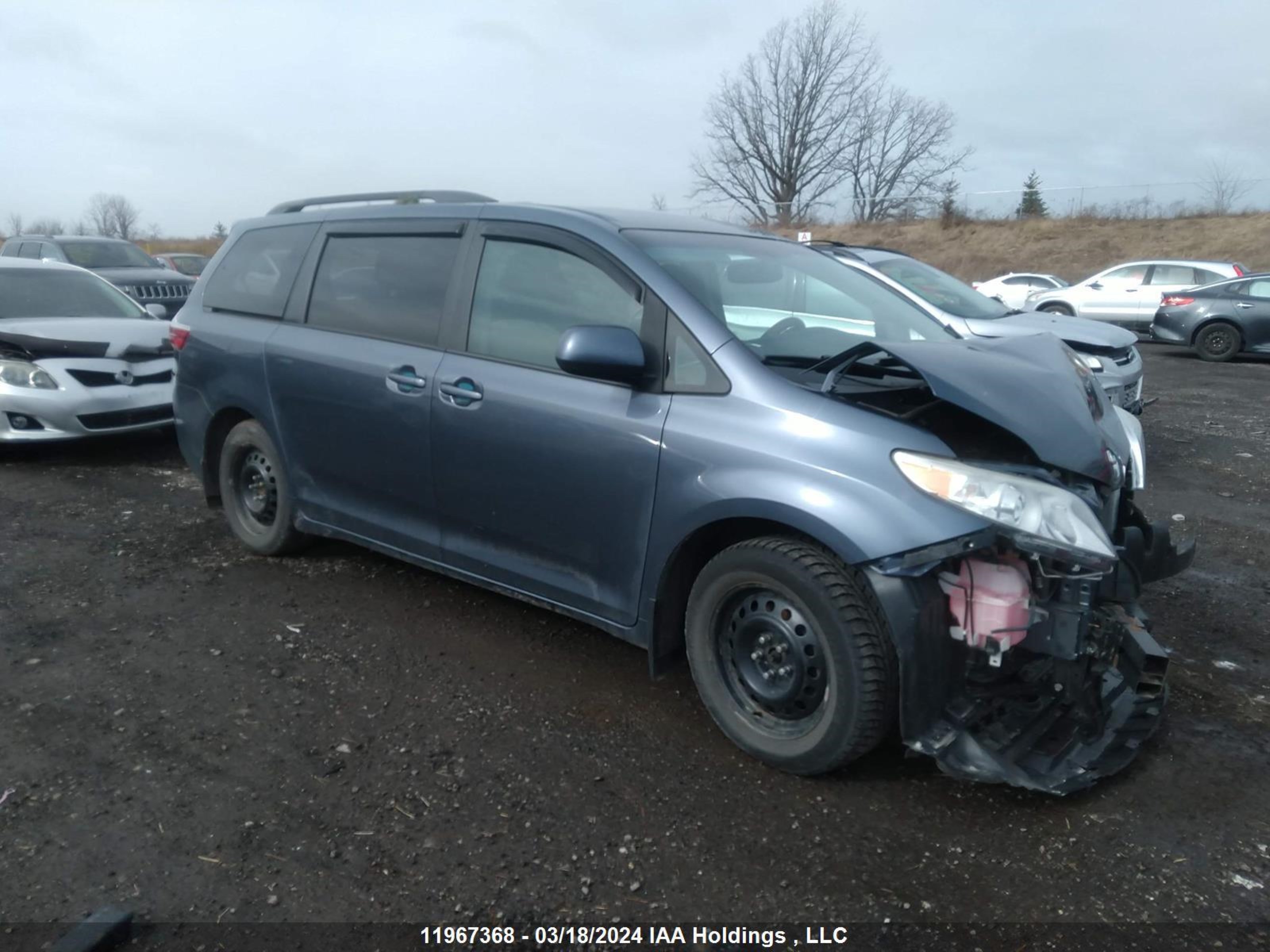 toyota sienna 2017 5tdkz3dc7hs840774