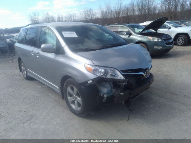 toyota sienna 2018 5tdkz3dc7js951945