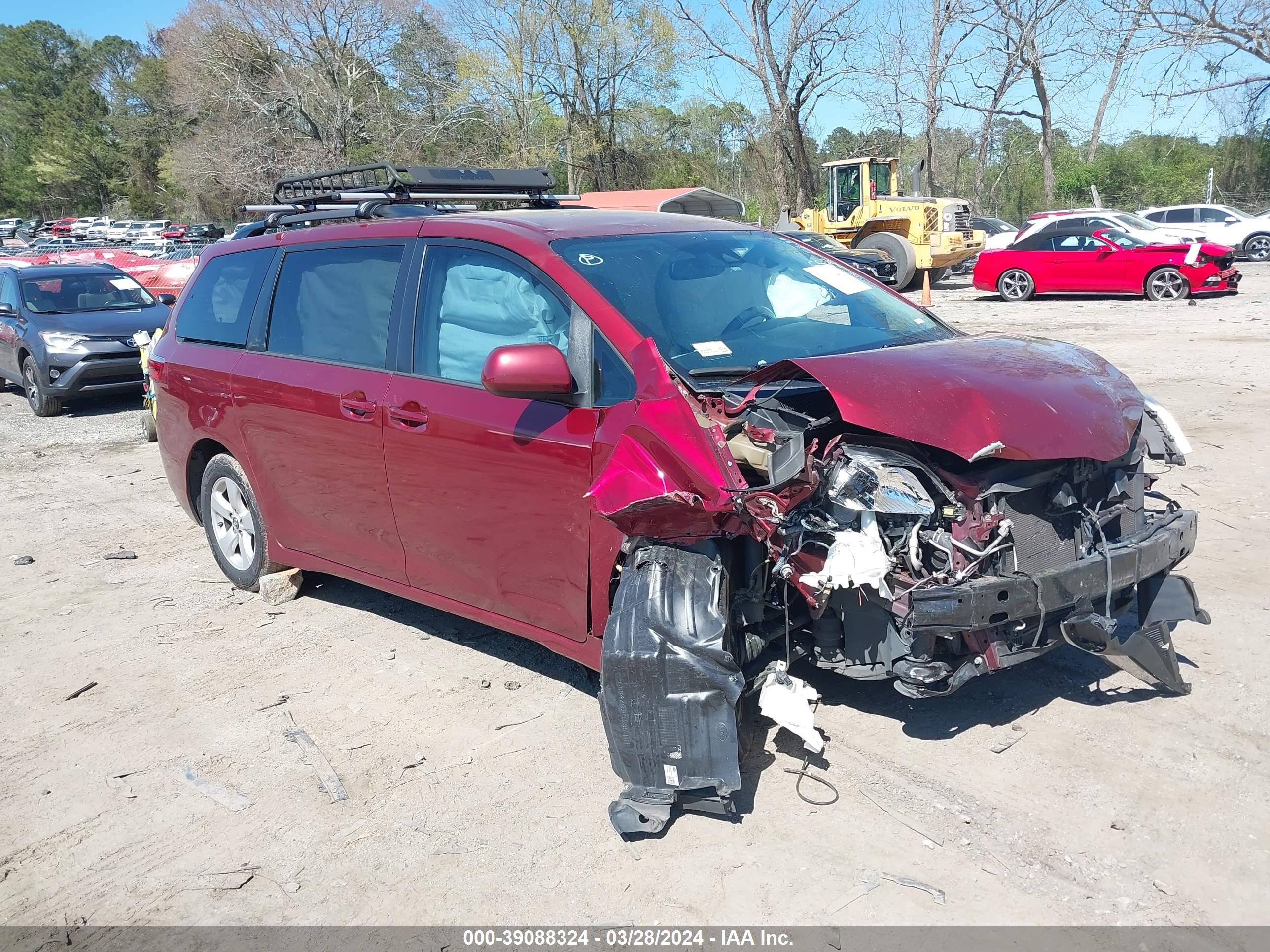 toyota sienna 2018 5tdkz3dc7js955574