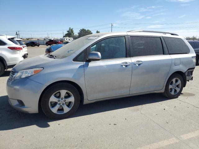 toyota sienna le 2017 5tdkz3dc8hs833574