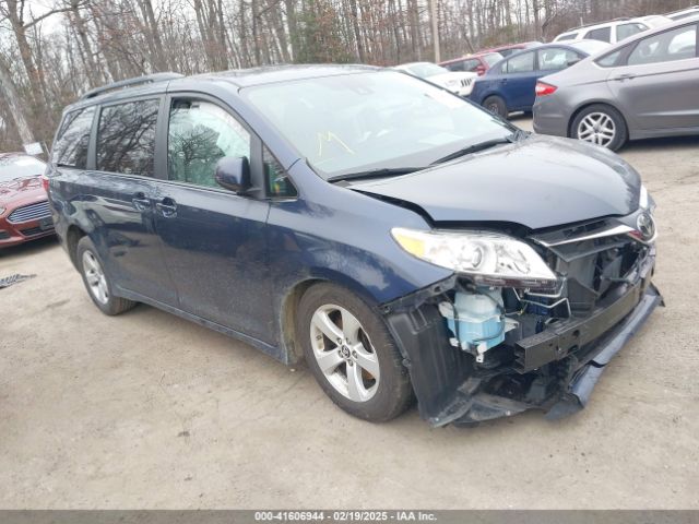 toyota sienna 2018 5tdkz3dc8js919442