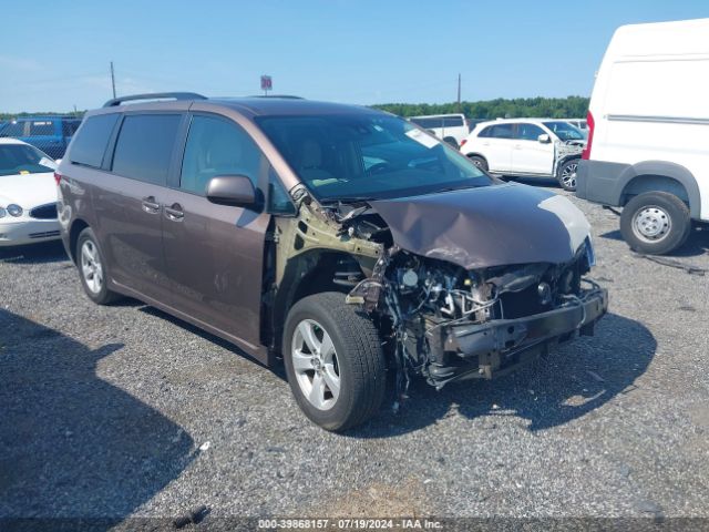 toyota sienna 2018 5tdkz3dc8js955714