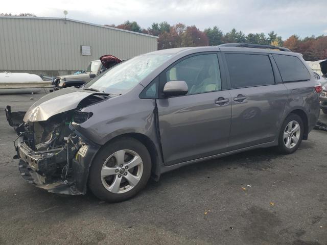 toyota sienna le 2018 5tdkz3dc8js958726