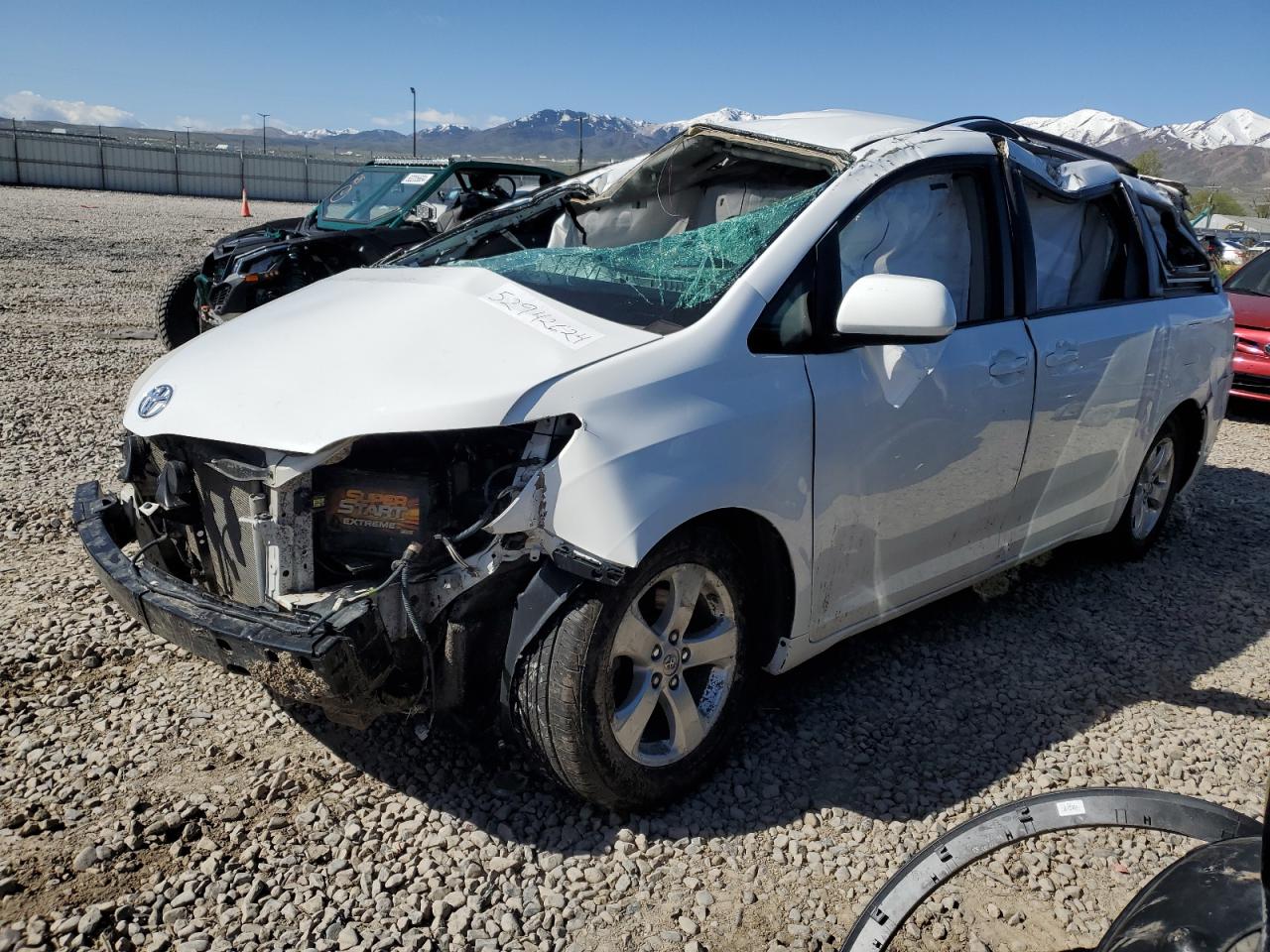 toyota sienna 2017 5tdkz3dc9hs836354