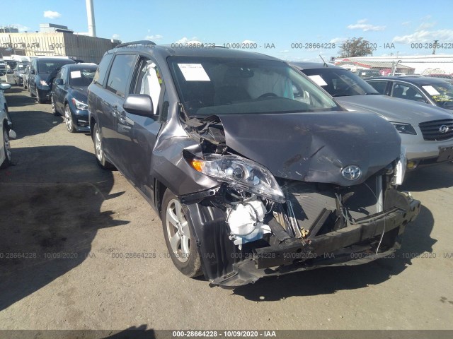 toyota sienna 2017 5tdkz3dc9hs871508