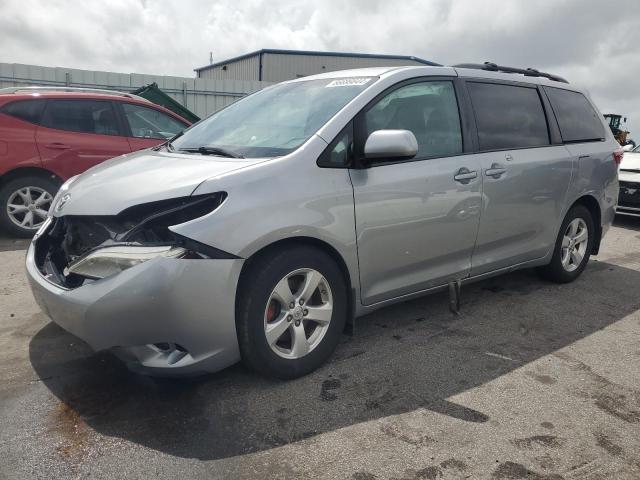 toyota sienna le 2017 5tdkz3dc9hs892262