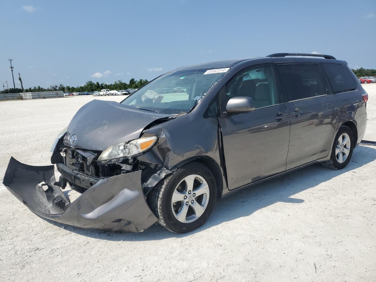 toyota sienna 2017 5tdkz3dcxhs813679