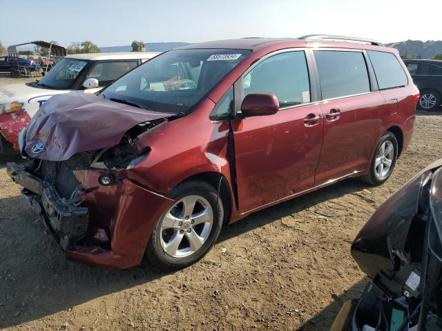 toyota sienna le 2017 5tdkz3dcxhs829560