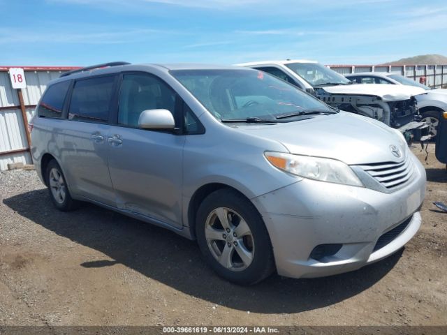 toyota sienna 2017 5tdkz3dcxhs837562