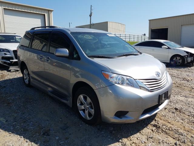 toyota sienna le 2017 5tdkz3dcxhs888656