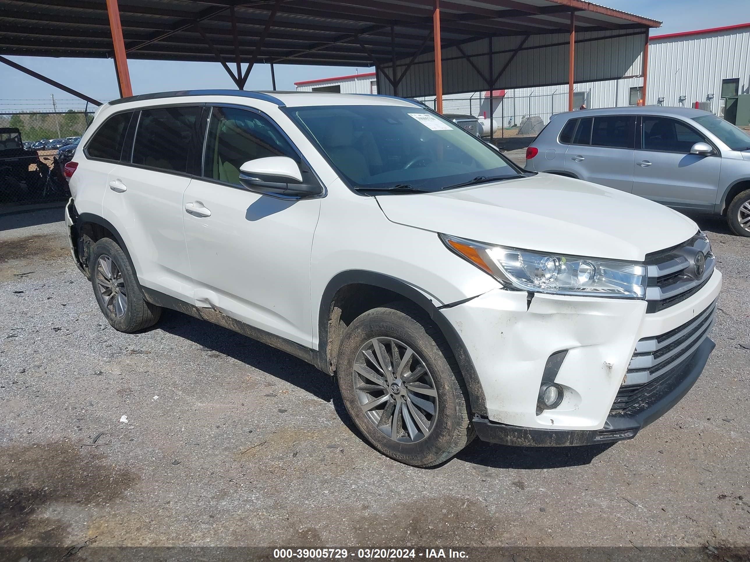 toyota highlander 2019 5tdkzrfh1ks552025