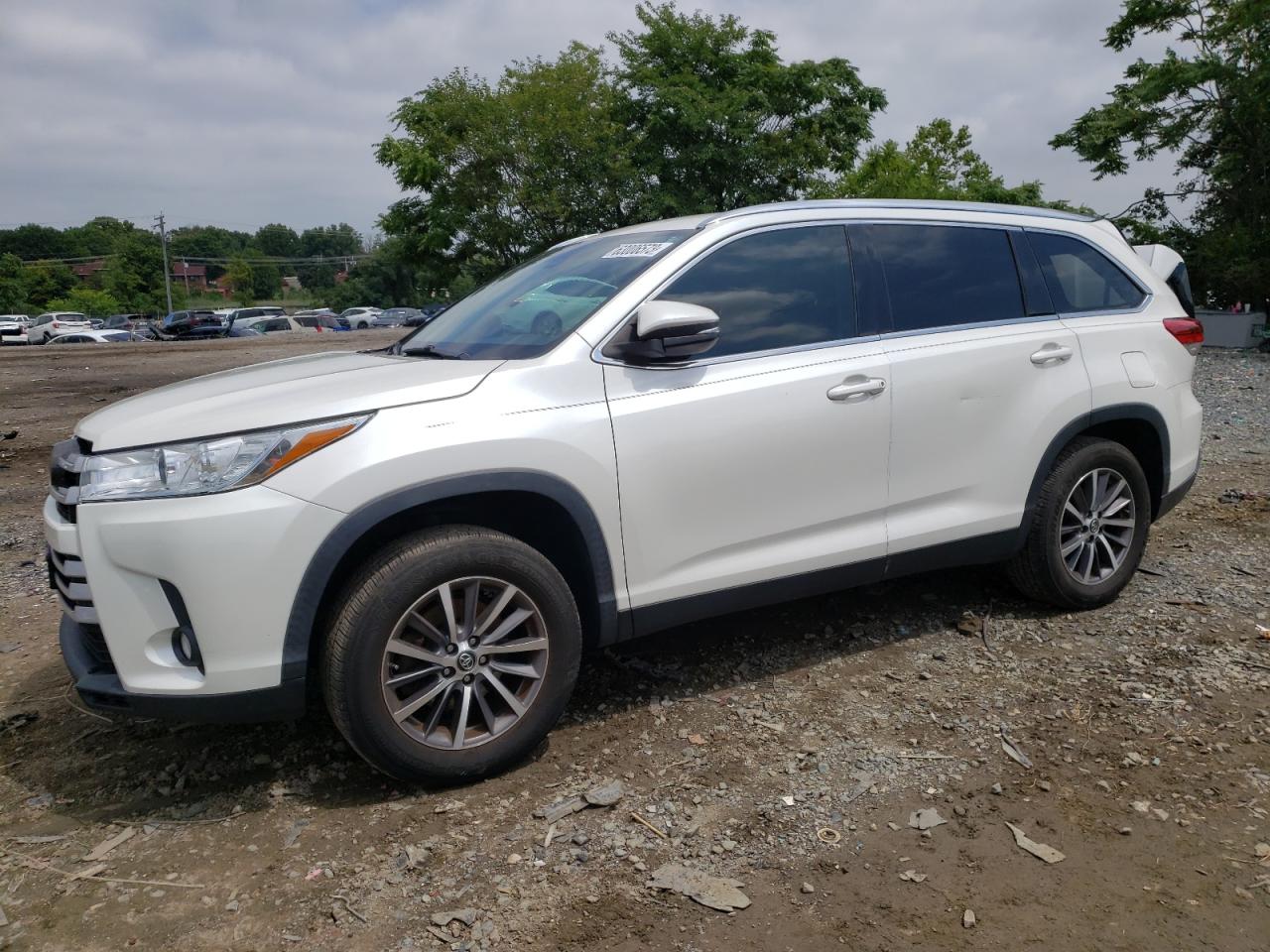 toyota highlander 2019 5tdkzrfh1ks561307