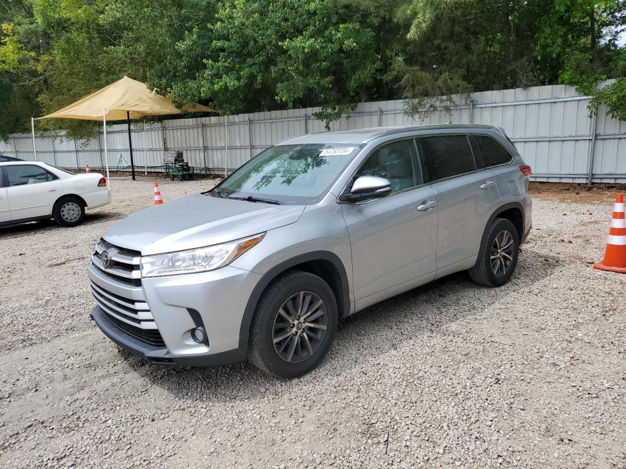 toyota highlander 2017 5tdkzrfhxhs515659