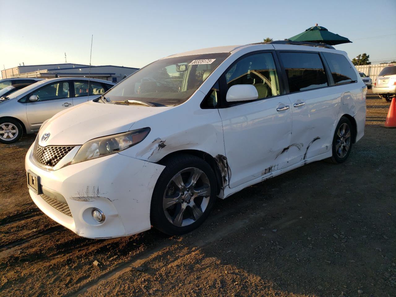 toyota sienna 2014 5tdxk3dc0es465591