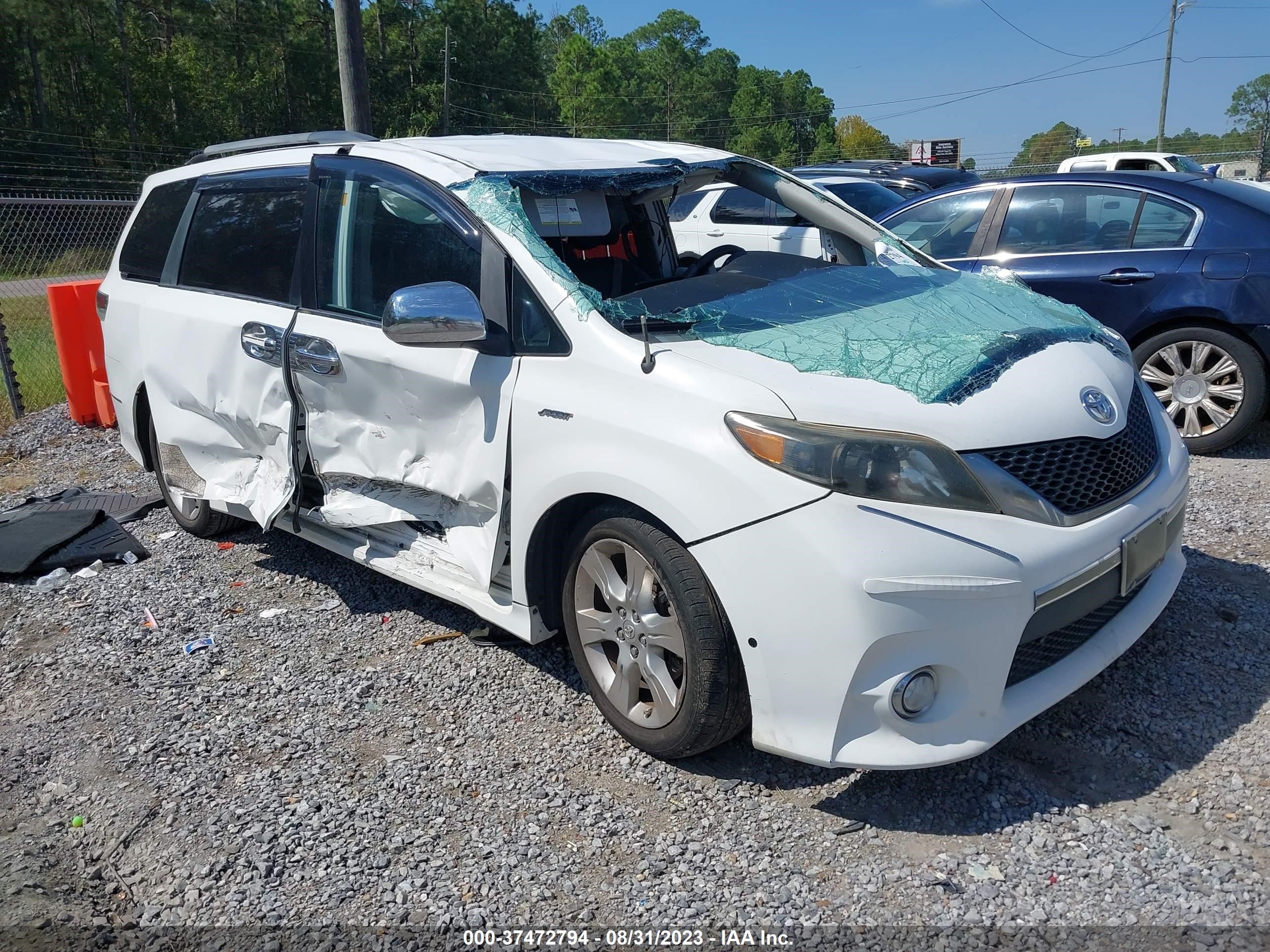 toyota sienna 2011 5tdxk3dc2bs077659