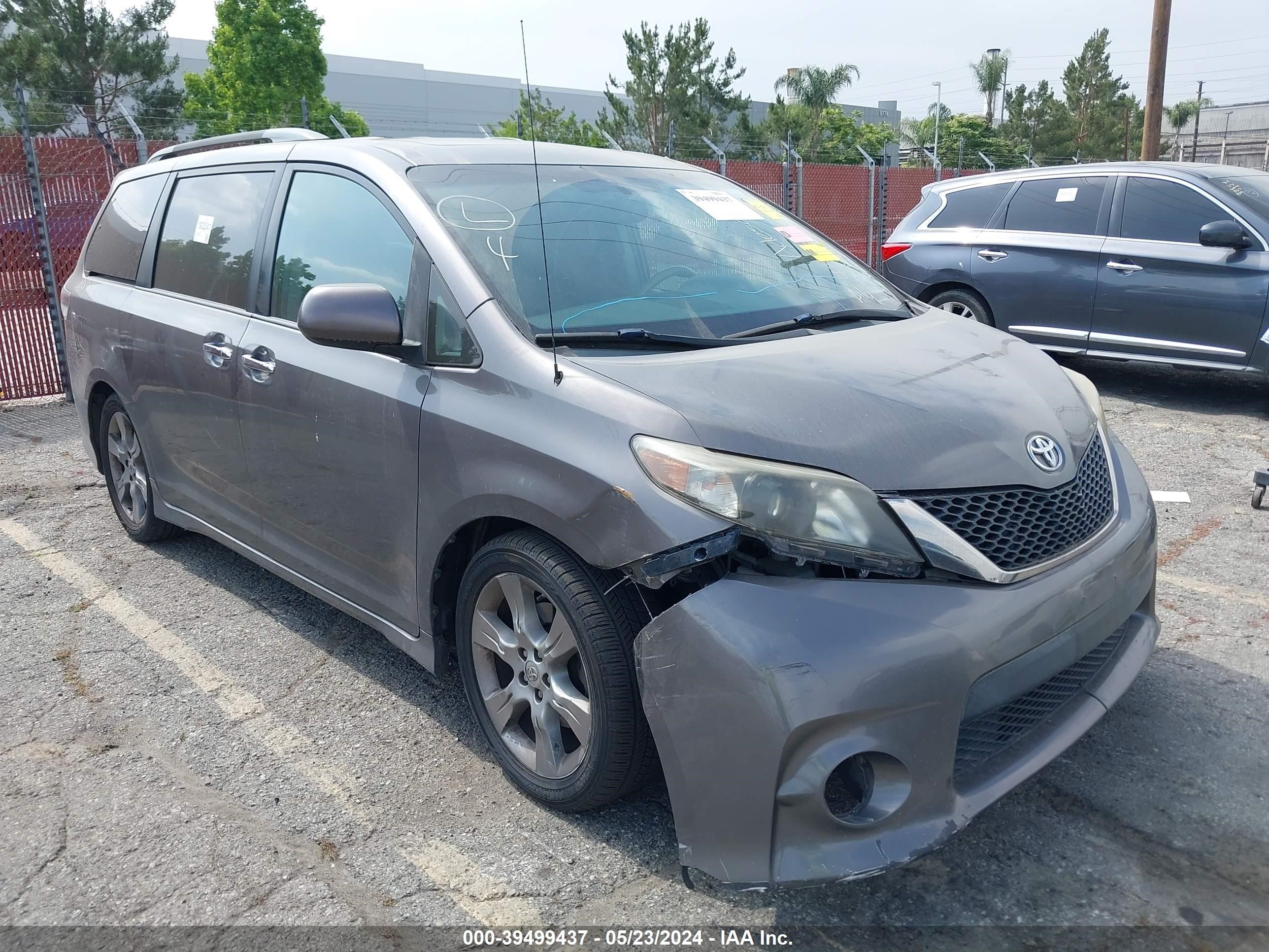 toyota sienna 2014 5tdxk3dc2es478598