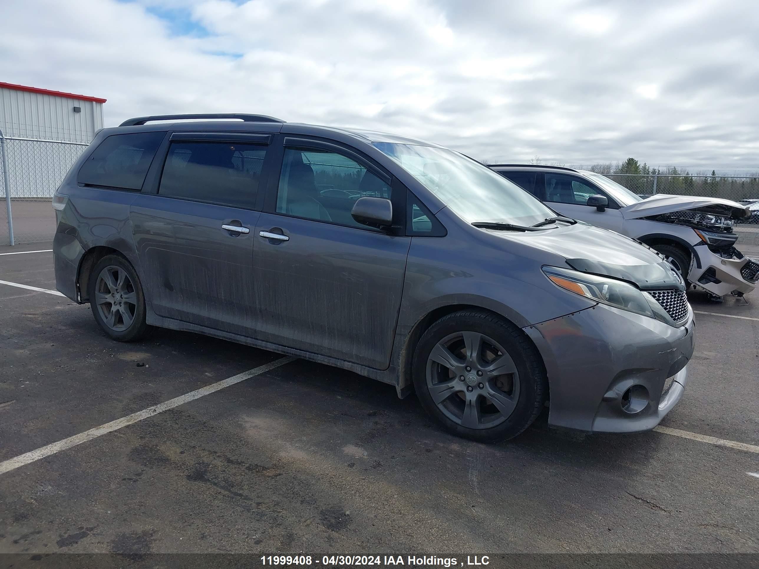 toyota sienna 2017 5tdxz3dc1hs777452