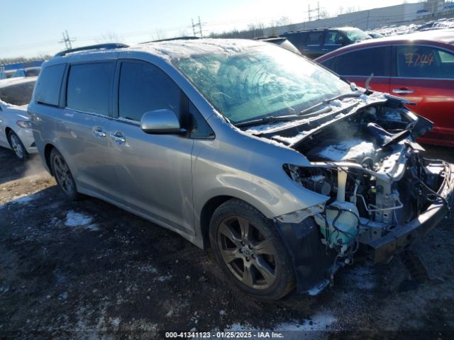 toyota sienna 2018 5tdxz3dc1js940154