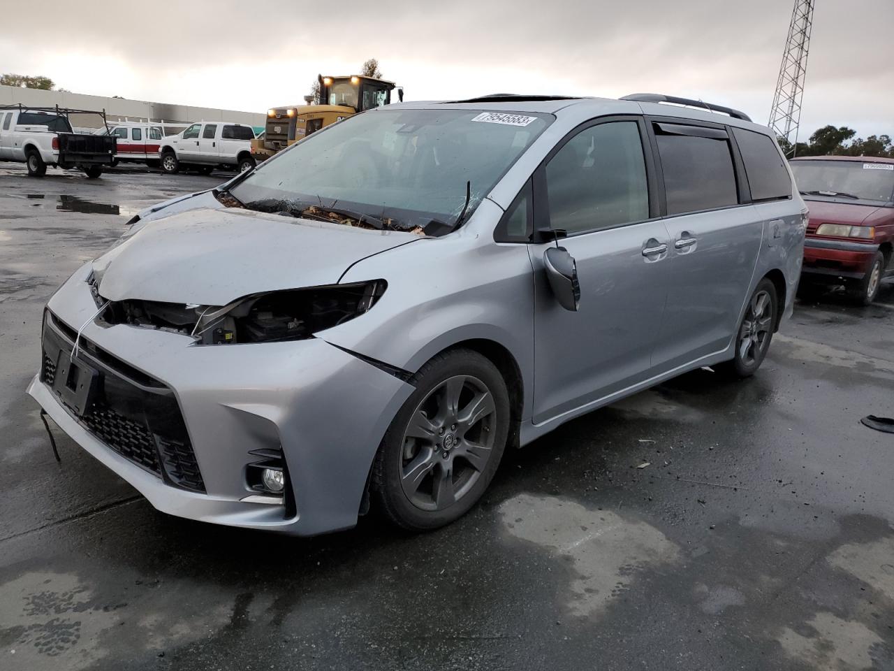 toyota sienna 2018 5tdxz3dc5js914849