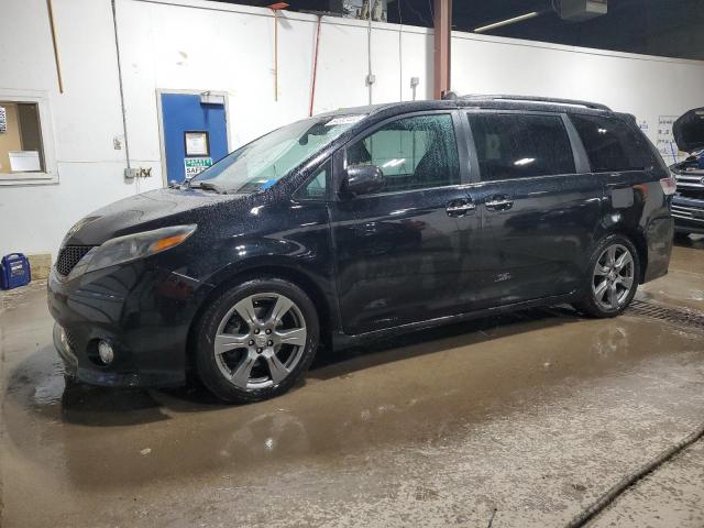 toyota sienna se 2017 5tdxz3dc6hs845485