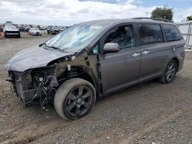 toyota sienna se 2017 5tdxz3dc8hs779828