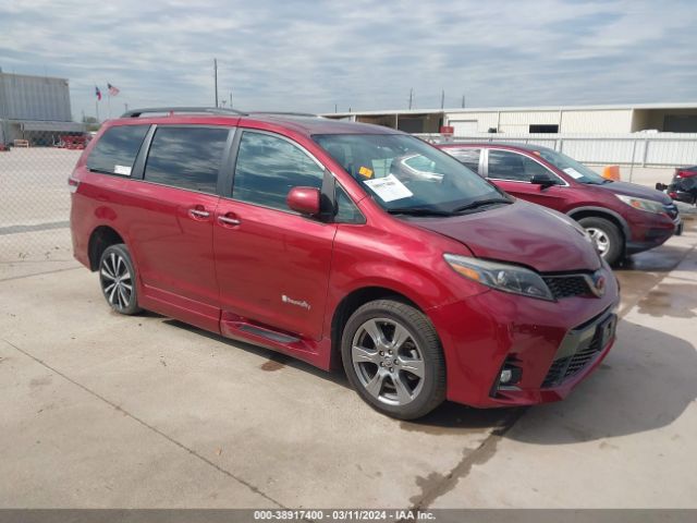 toyota sienna 2018 5tdxz3dc8js922072