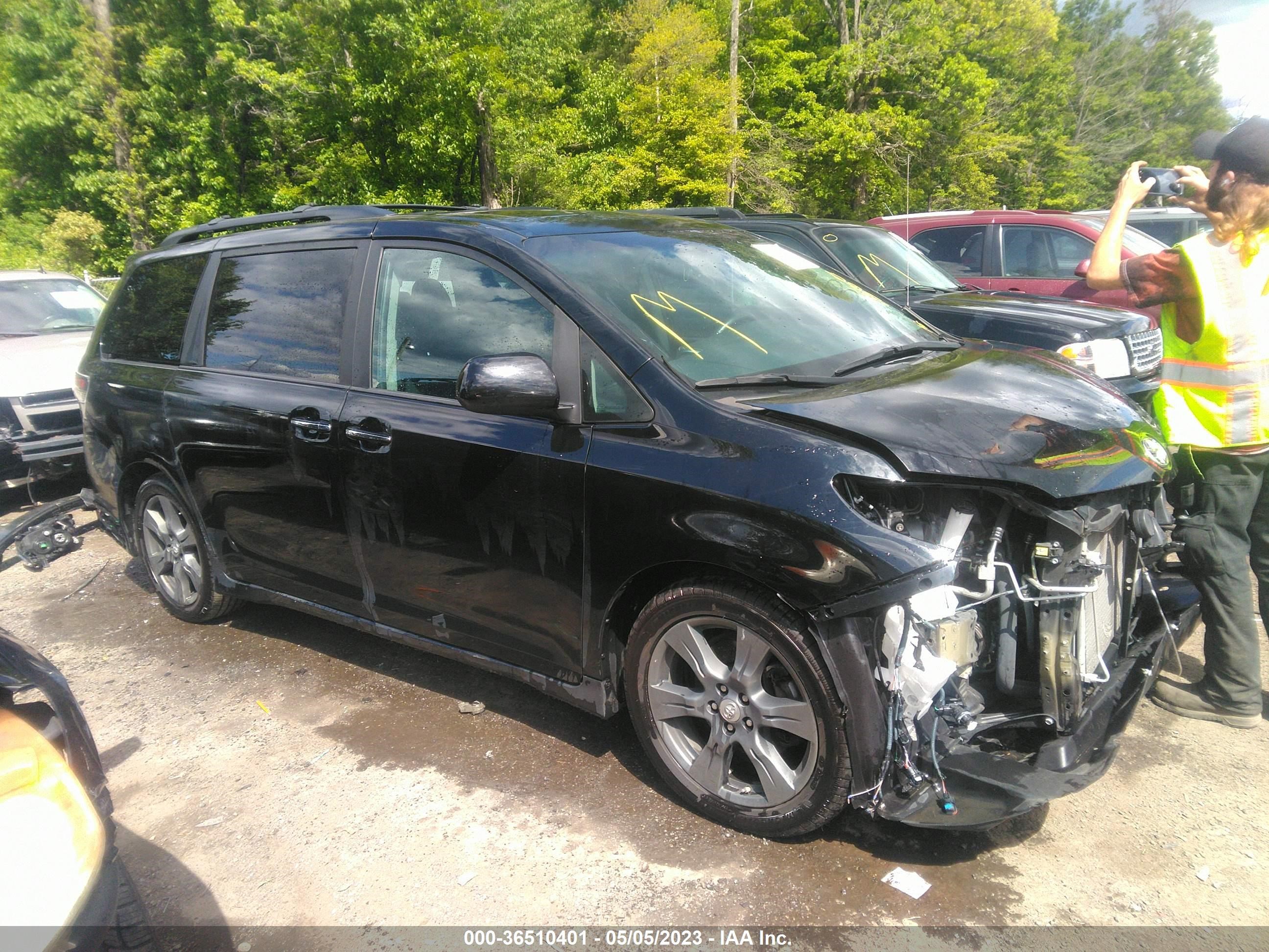 toyota sienna 2017 5tdxz3dc9hs885298