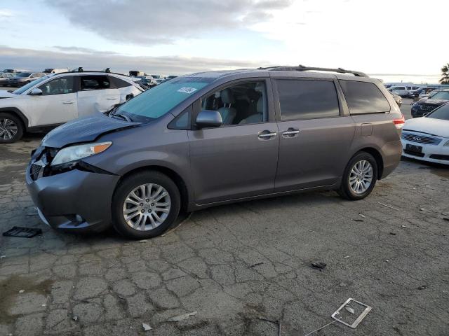 toyota sienna xle 2011 5tdyk3dc0bs090348