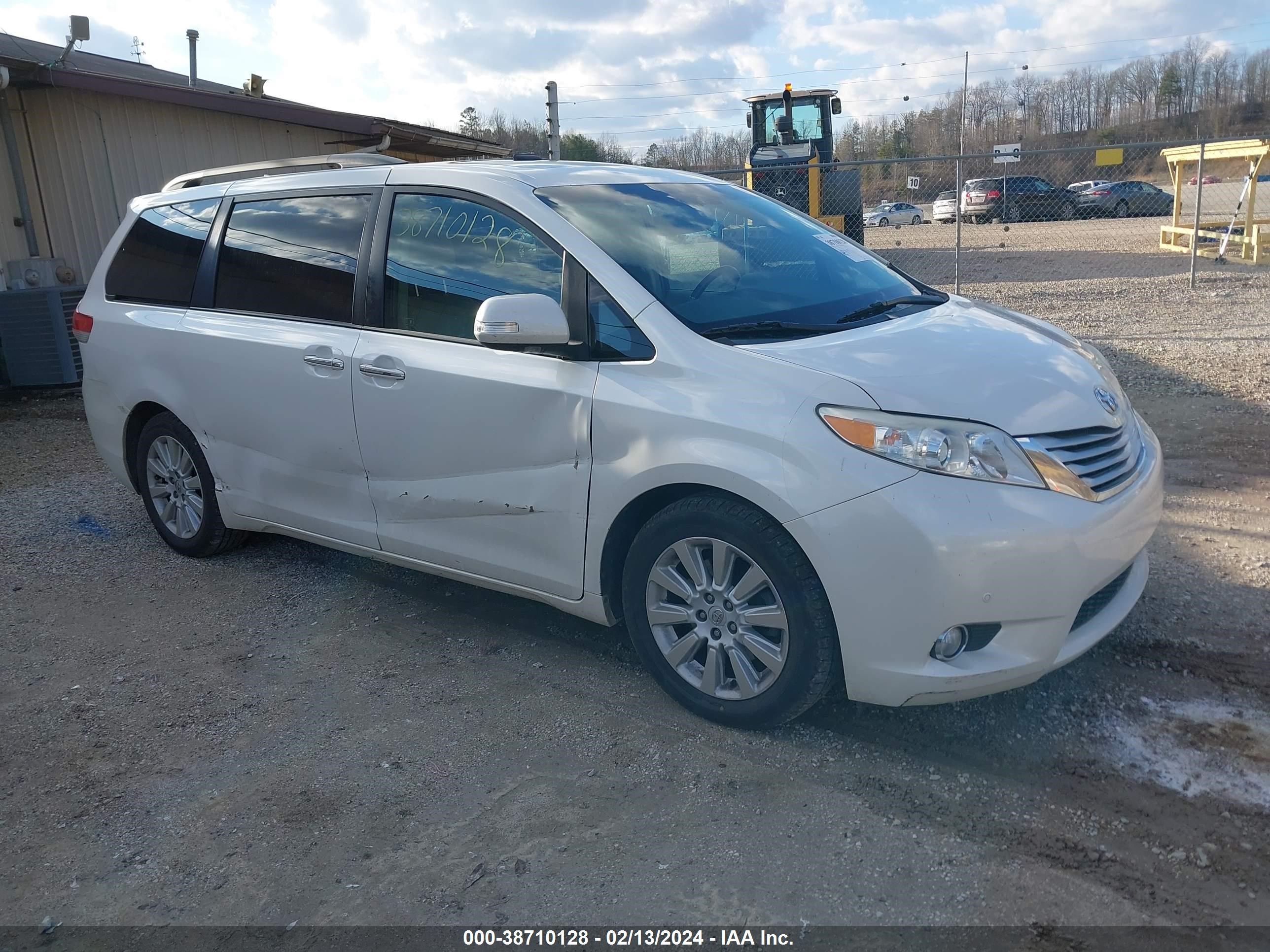 toyota sienna 2013 5tdyk3dc0ds339167