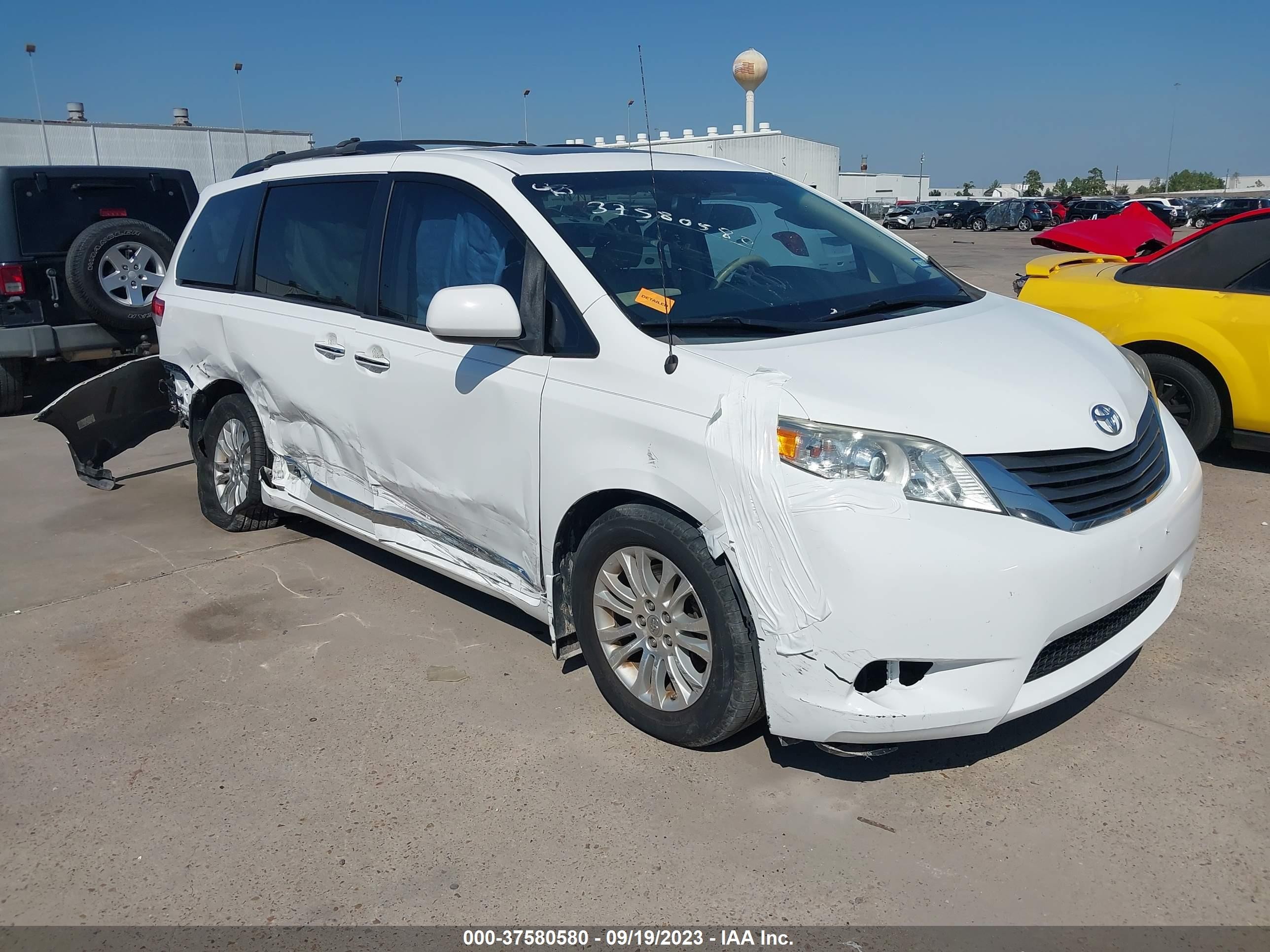 toyota sienna 2013 5tdyk3dc0ds401831