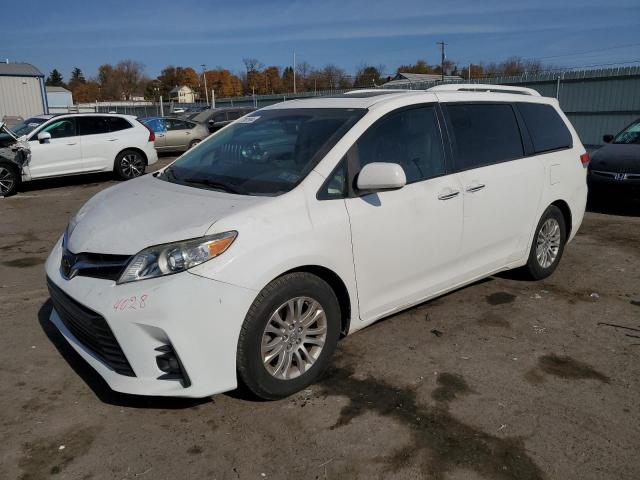 toyota sienna xle 2011 5tdyk3dc2bs112432