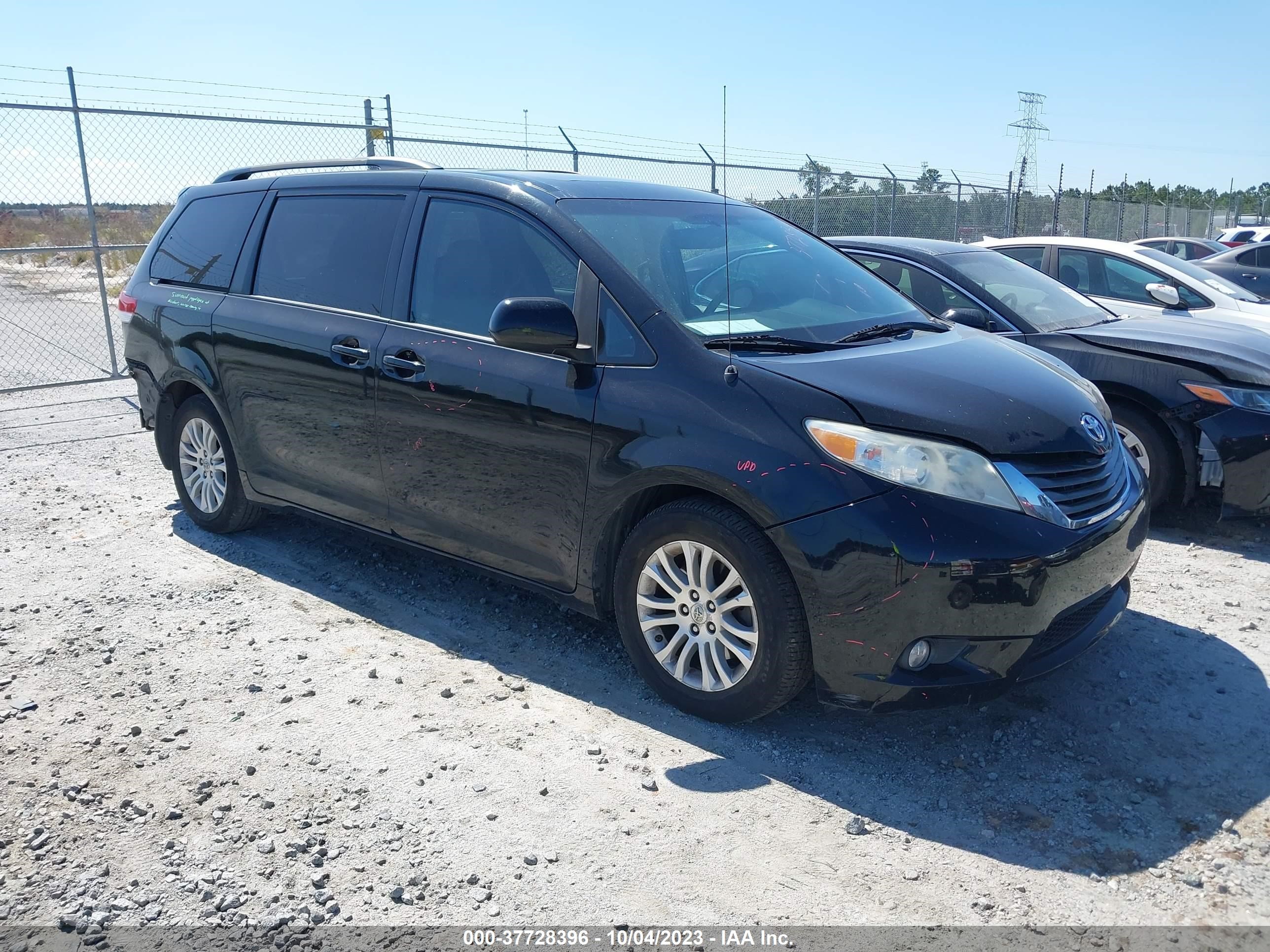 toyota sienna 2011 5tdyk3dc2bs160688