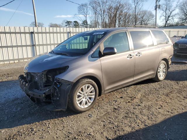 toyota sienna xle 2013 5tdyk3dc3ds345450