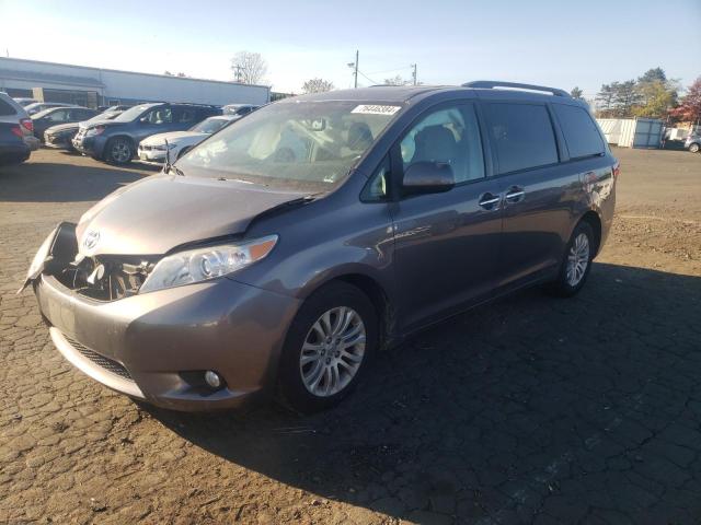 toyota sienna xle 2015 5tdyk3dc3fs681697