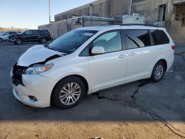 toyota sienna xle 2015 5tdyk3dc3fs683353