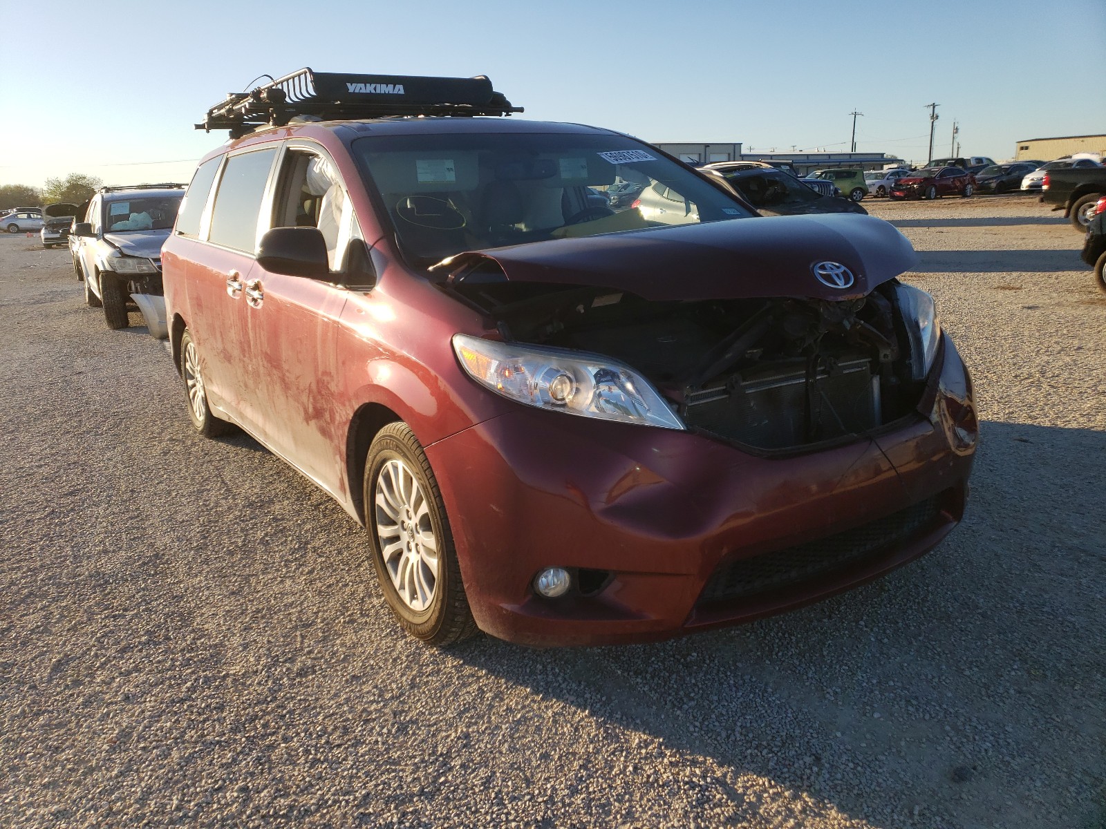 toyota sienna xle 2016 5tdyk3dc3gs703991