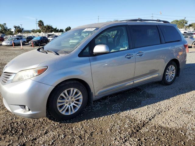 toyota sienna xle 2016 5tdyk3dc3gs735842