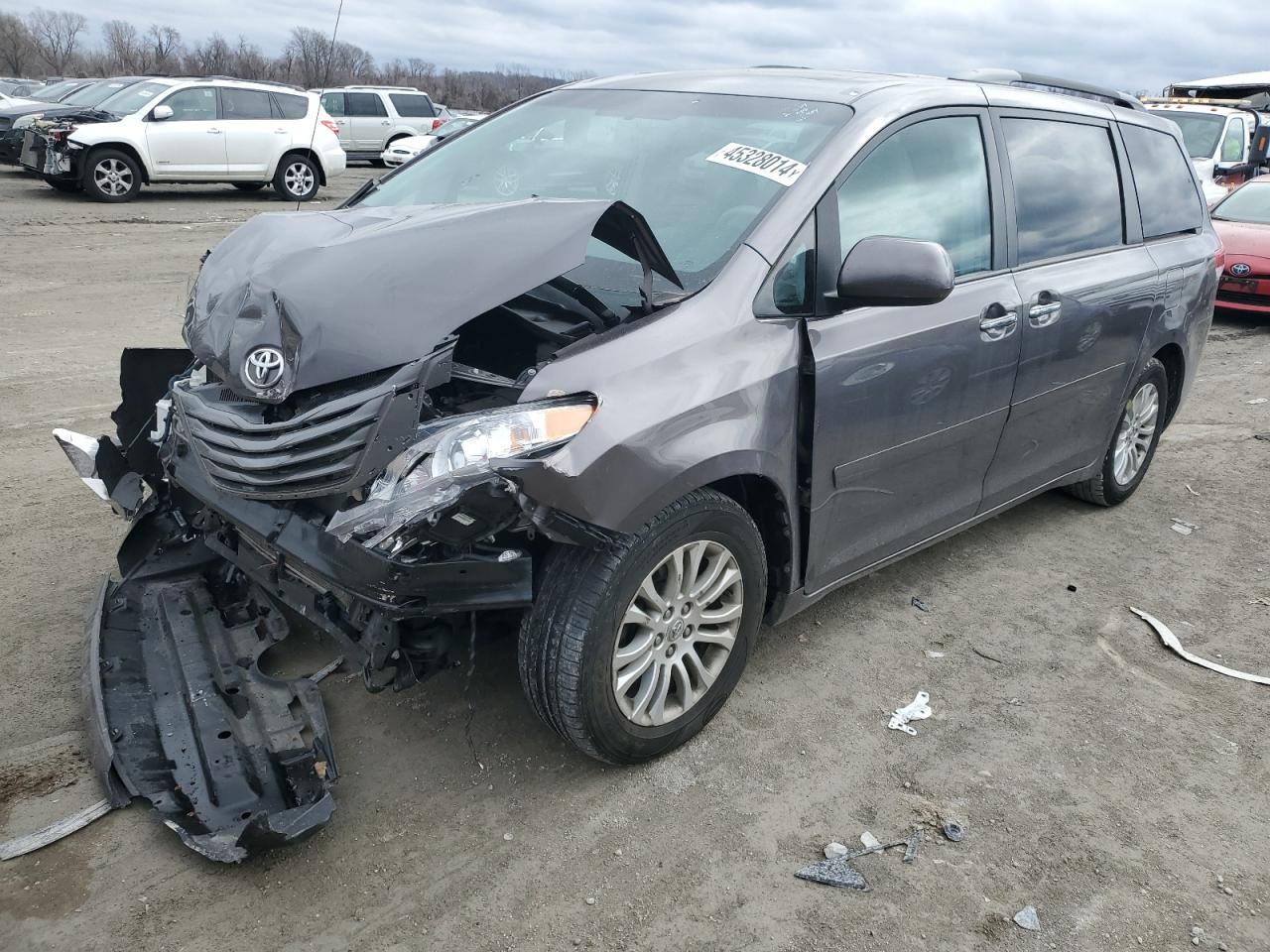 toyota sienna 2013 5tdyk3dc4ds322310