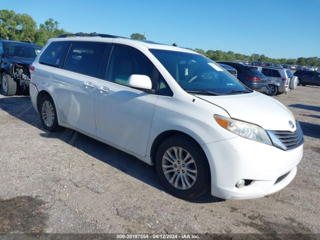 toyota sienna 2013 5tdyk3dc4ds404957