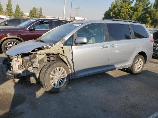 toyota sienna xle 2014 5tdyk3dc4es479644