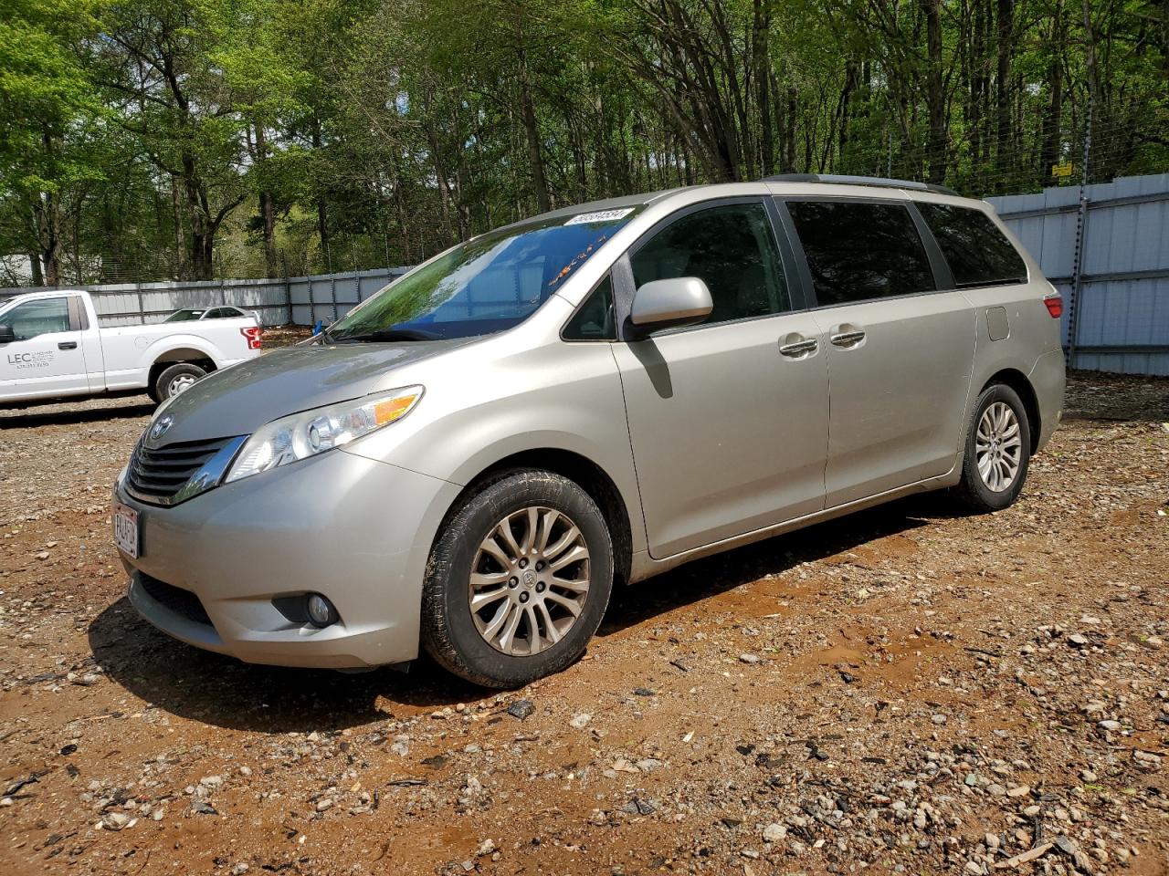 toyota sienna 2015 5tdyk3dc5fs625535