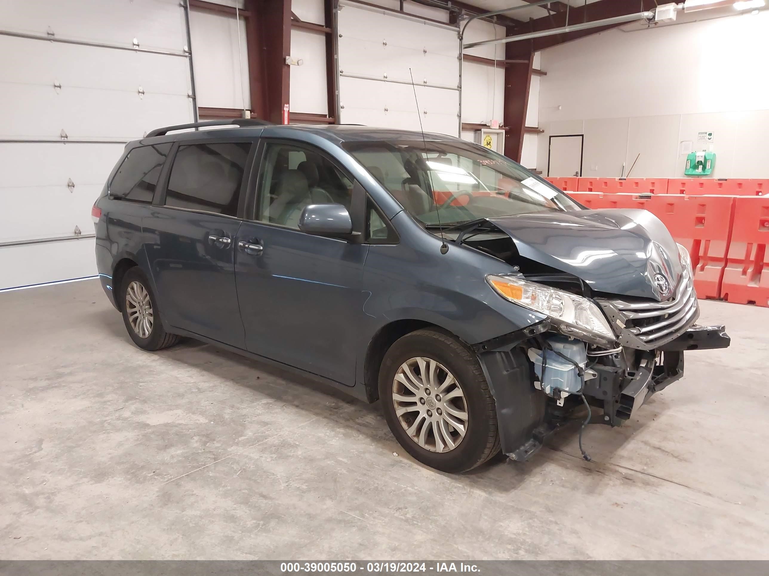 toyota sienna 2014 5tdyk3dc6es523613