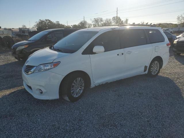 toyota sienna xle 2011 5tdyk3dc7bs050557