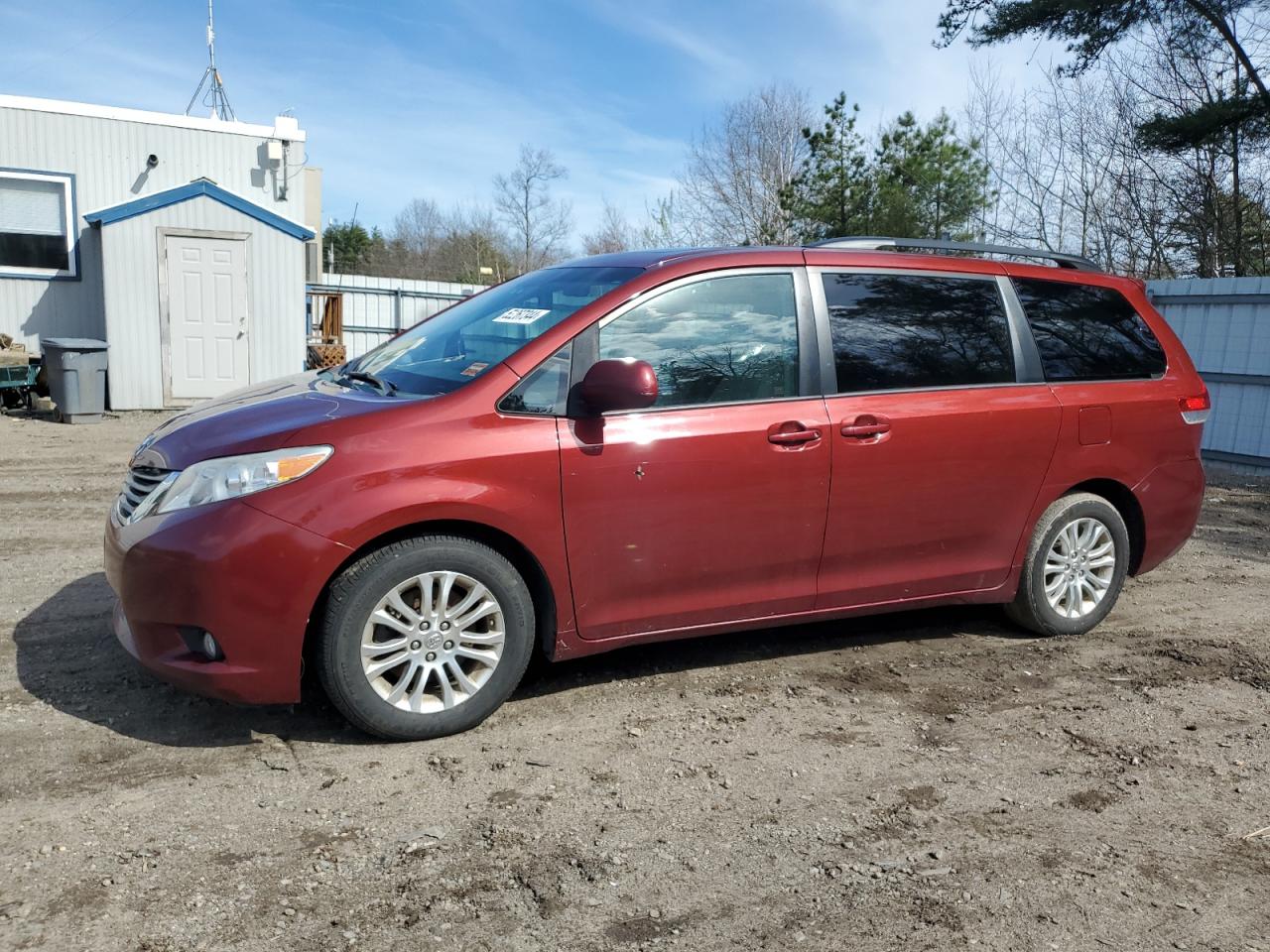 toyota sienna 2013 5tdyk3dc7ds383828