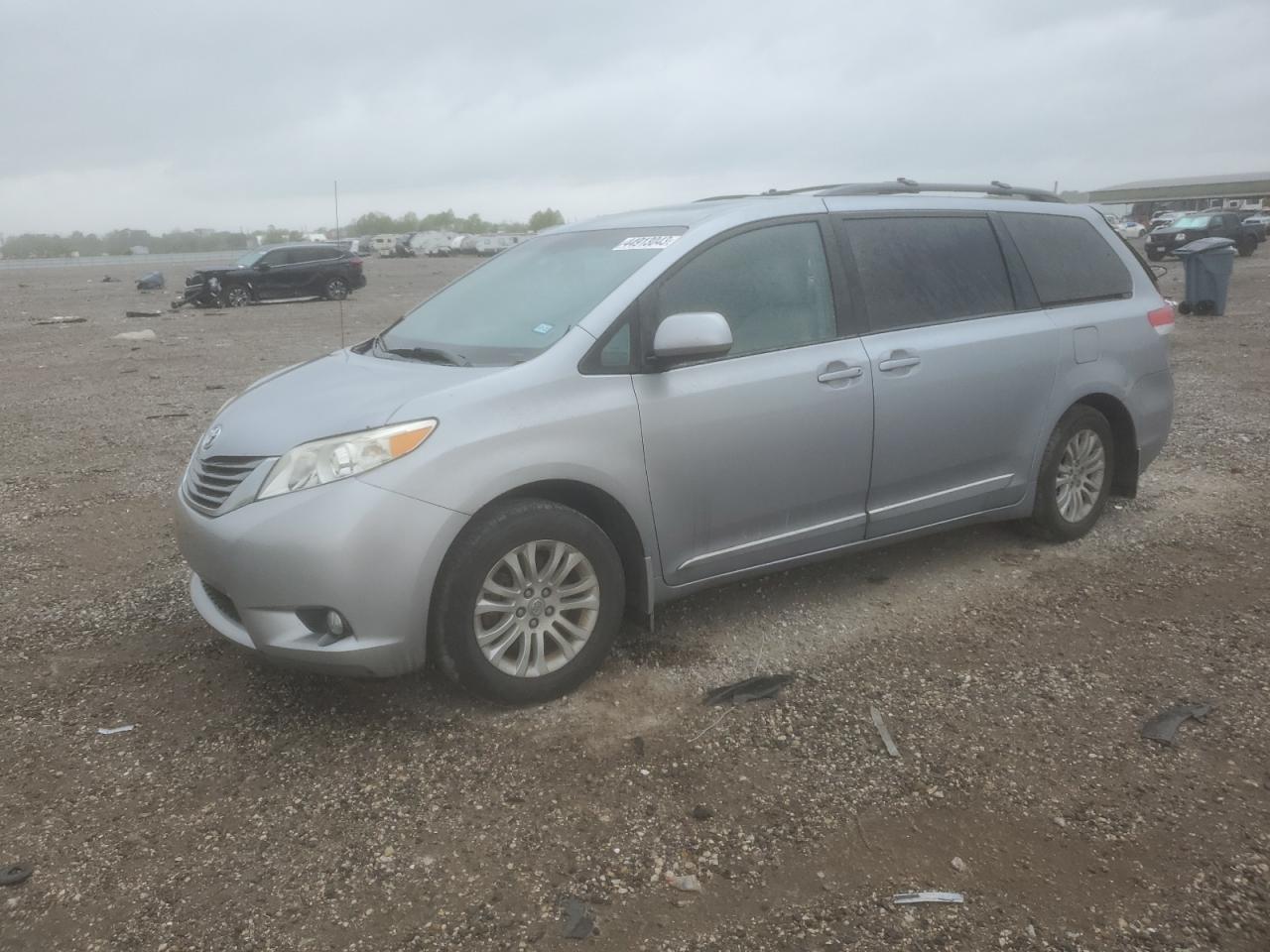 toyota sienna 2013 5tdyk3dc8ds292292