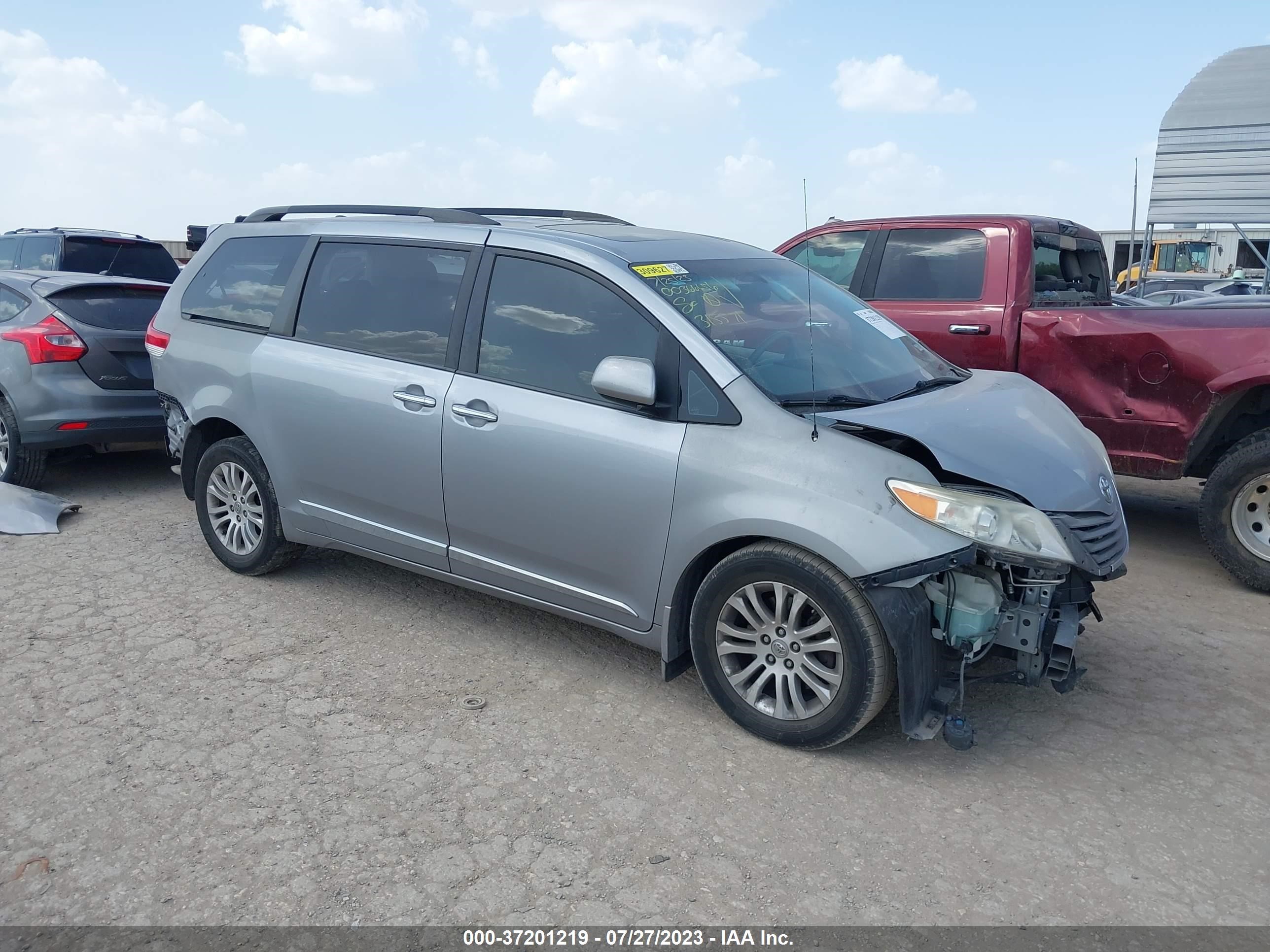 toyota sienna 2013 5tdyk3dc8ds315571