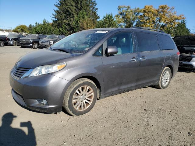 toyota sienna xle 2014 5tdyk3dc8es445125