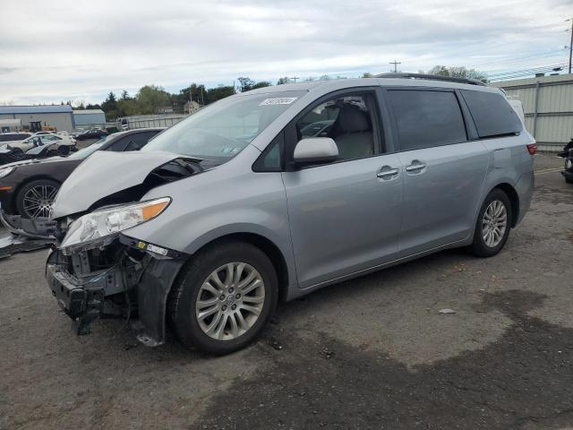 toyota sienna xle 2015 5tdyk3dc9fs688136