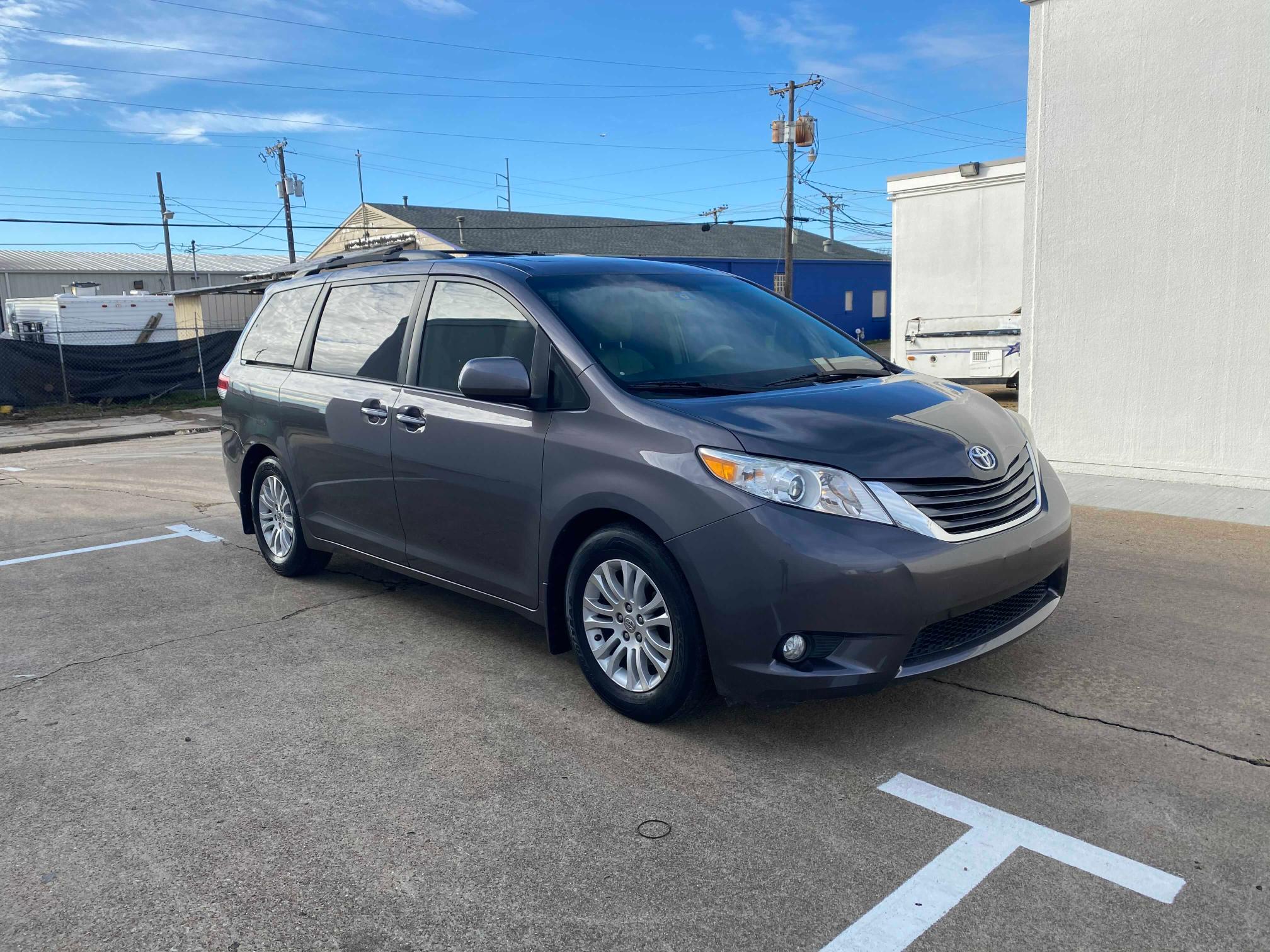 toyota sienna xle 2012 5tdyk3dcxcs193679