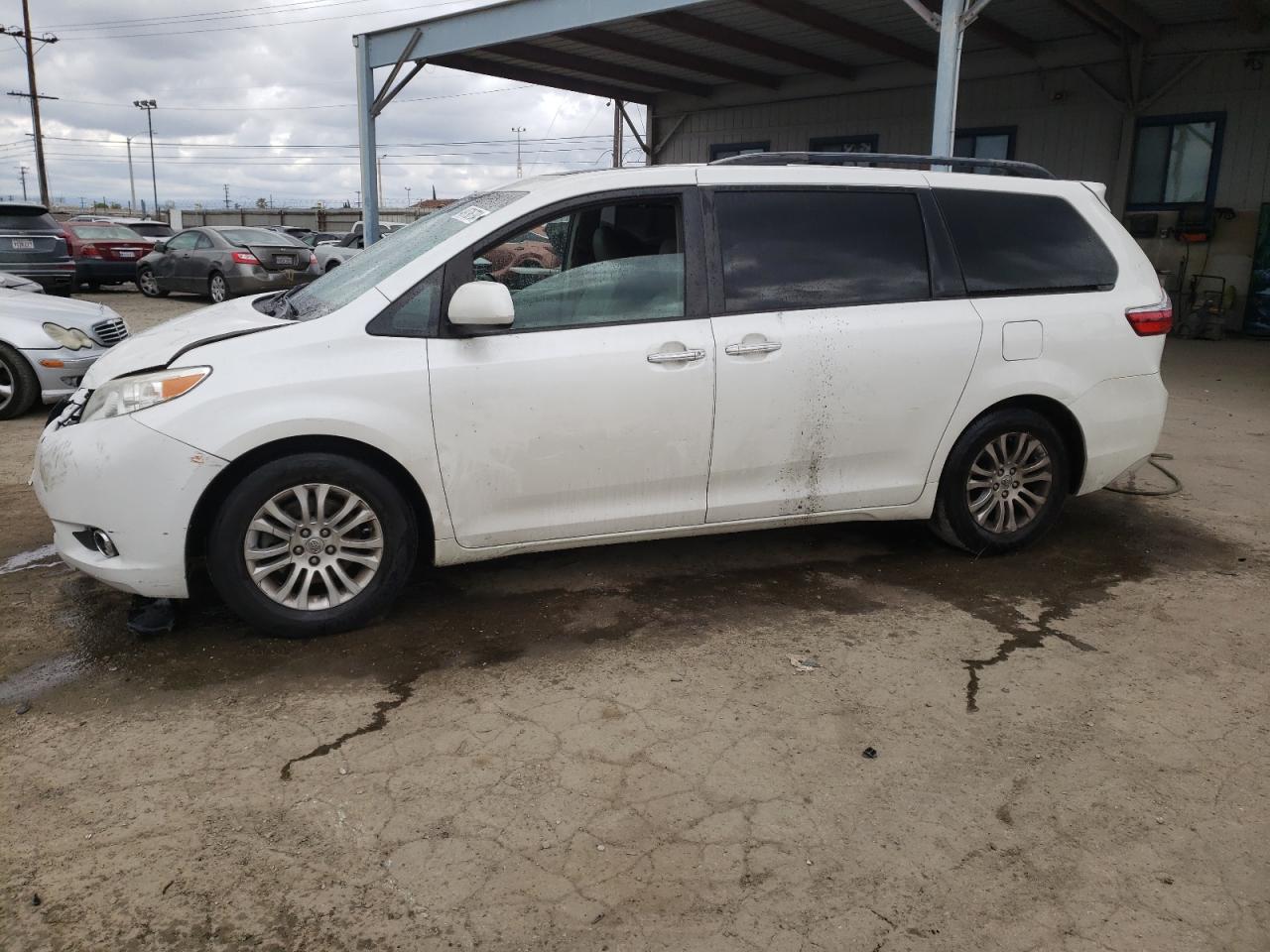 toyota sienna 2016 5tdyk3dcxgs734901